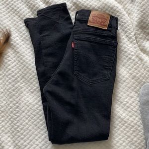 Wedgie Skinny Levi’s (Women’s)